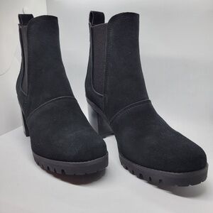 UGG Hazel Chelsea Ankle Boots Size 10 Black Suede Chunky Heel Lug Waterproof